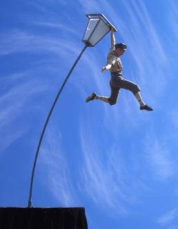 Noah Chorny - Sway Pole hanging - Foto Jo Chorny